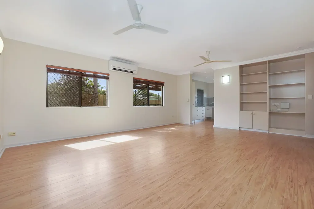 Well-Appointed 2 Bedroom Unit in Quiet Cul-De-Sac in LEANYER!