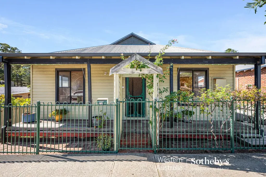 4a Loukes Street, Fremantle, WA 6160