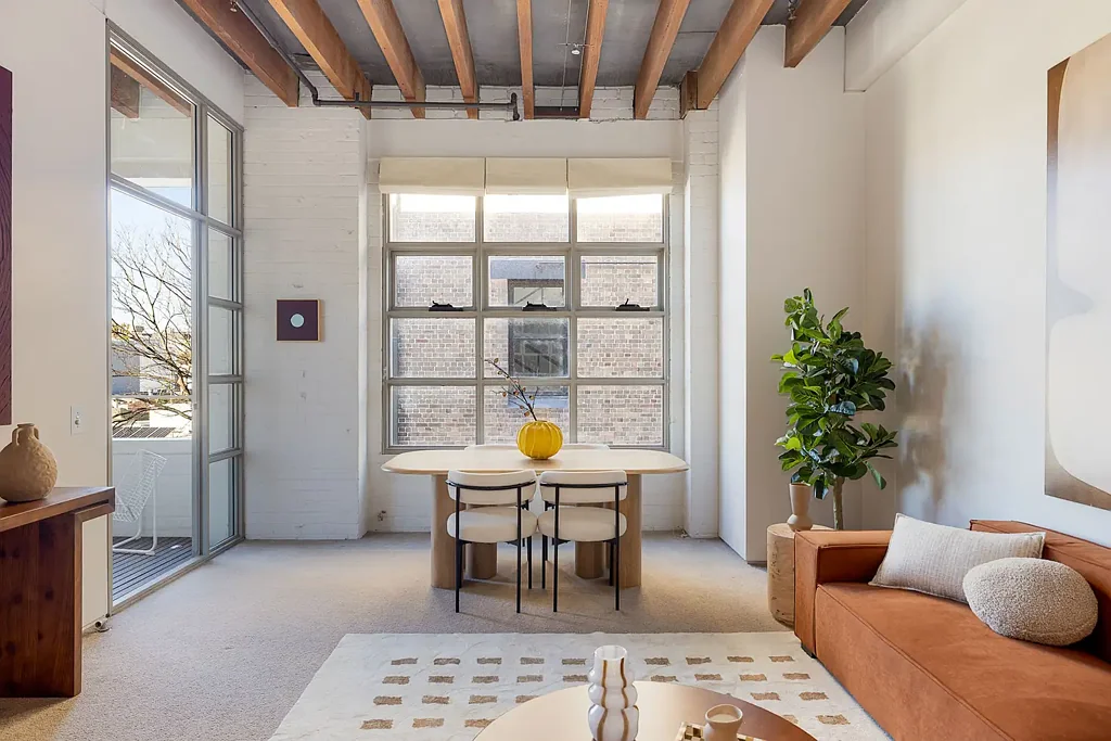 Camperdown 1房 精品建筑中的特色仓库式住宅 Character warehouse home in boutique building