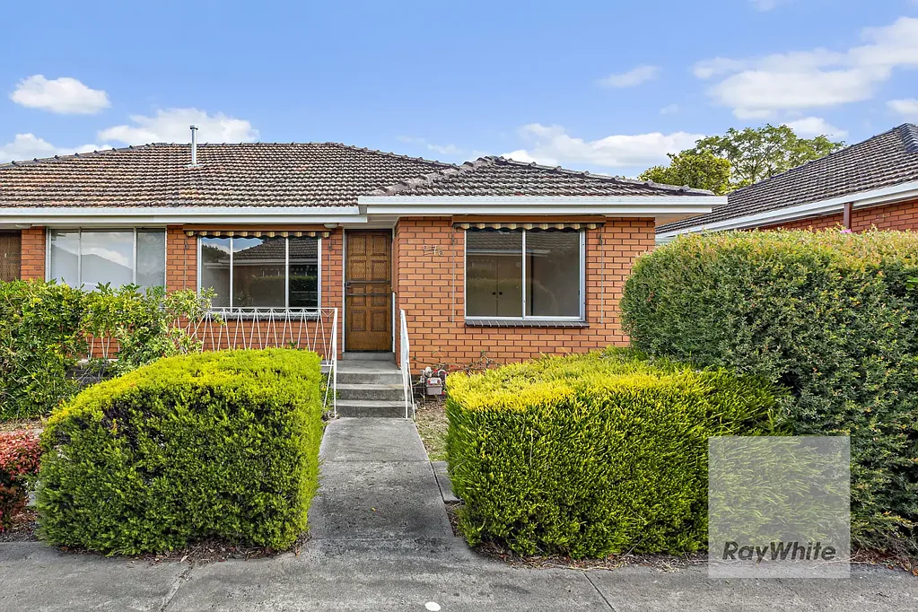 Enjoy Peaceful Living Just Steps to Watsonia Village