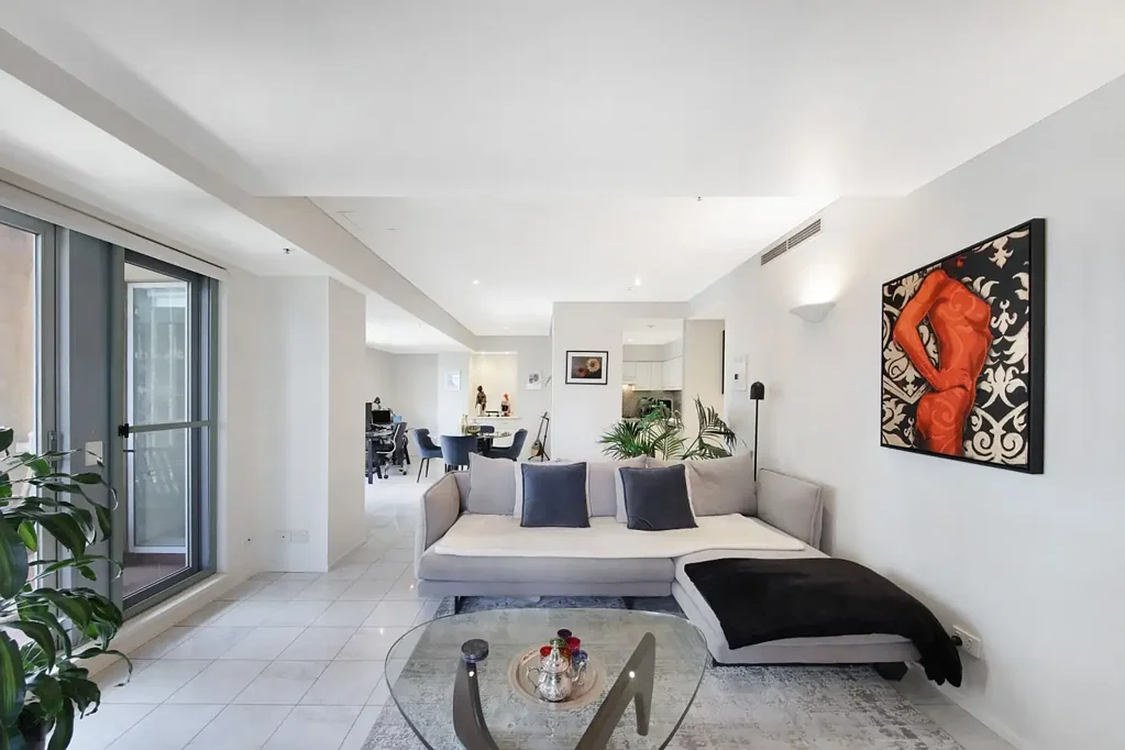 South Yarra 2房 奢石雅居 Chapel街景致 一流设施 Como尊享 活力South Yarra生活圈 A spacious one-bedroom apartment located on the 10th floor
