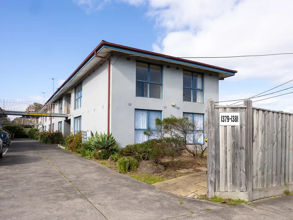 Spacious Three-Bedroom First-Floor Apartment in a Handy Cheltenham Spot