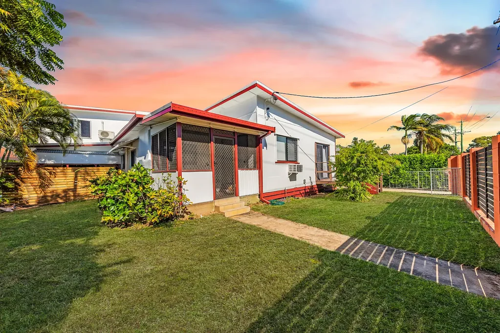 Bowen 6房  Coastal Duplex Investment