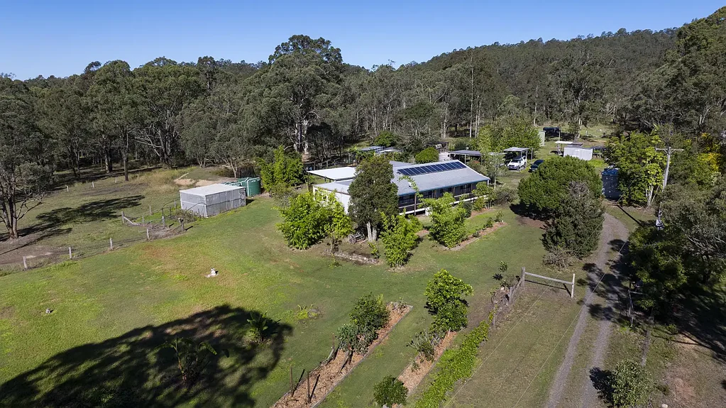 Firefly 3房  Productive 10-Acre Lifestyle Property