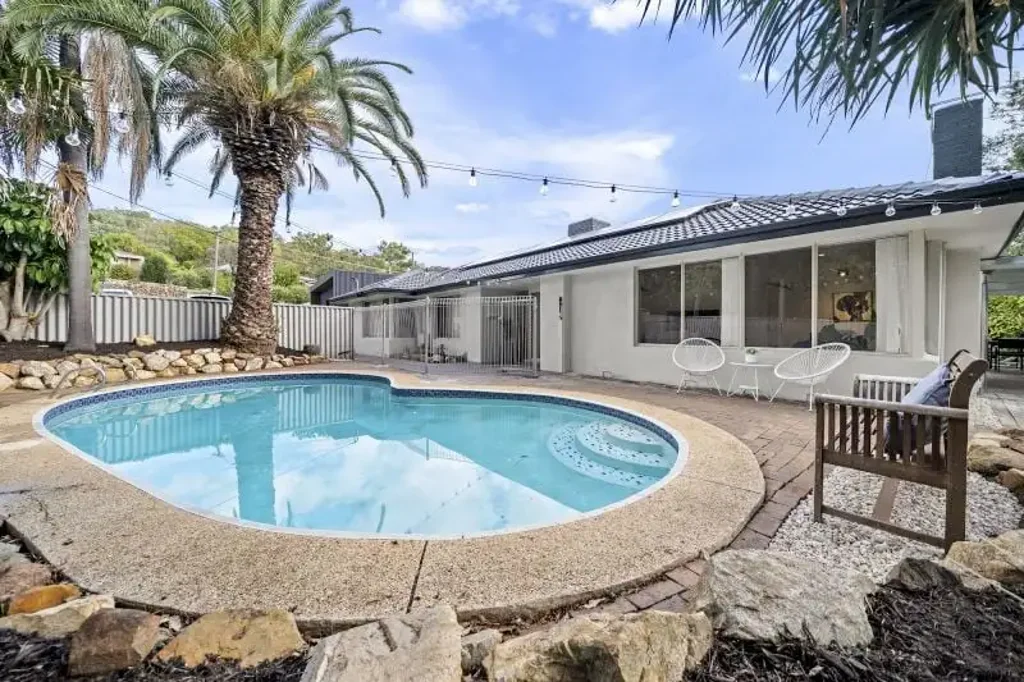 Mount Nasura 3 Bedroom A RENOVATED HOME WITH A SWIMMING POOL ON A CORNER BLOCK! PLUS MORE!
