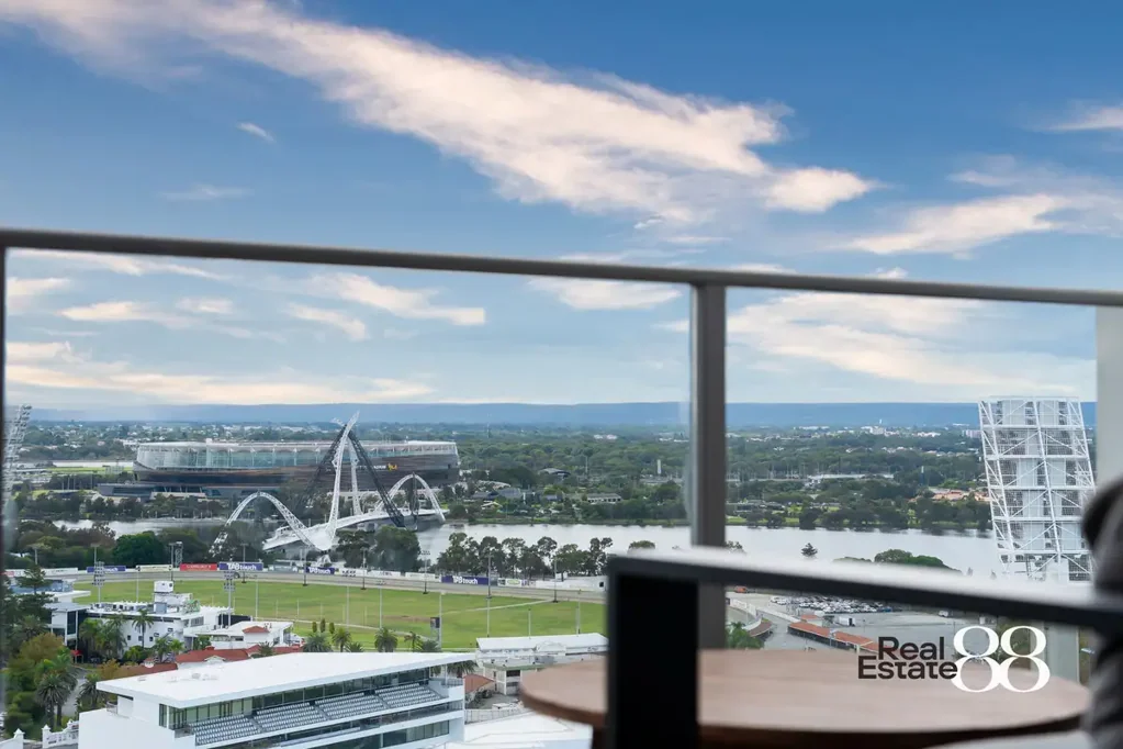 East Perth 2房  Where Sunshine, Stadium Views & City Living Meet