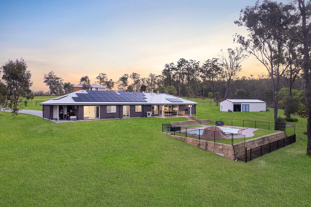 Rifle Range 5Habitaciones Where Luxury Meets Lifestyle - Stunning Acreage Living with Room to Grow!