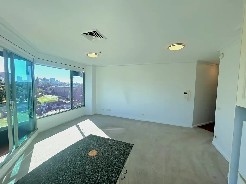 City Living with Harbour Views — Domain Apartments, Woolloomooloo