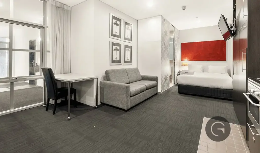 Melbourne 1 Bedroom Inner-City Convenience With Timeless Collins Street Appeal
