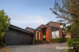 25 Bowen Road, Doncaster East