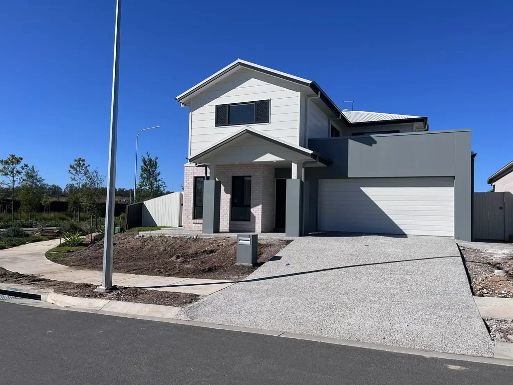 BRAND NEW DOUBLE STOREY HOME WITH DUCTED AIRCONDITIONER & SOLAR POWER