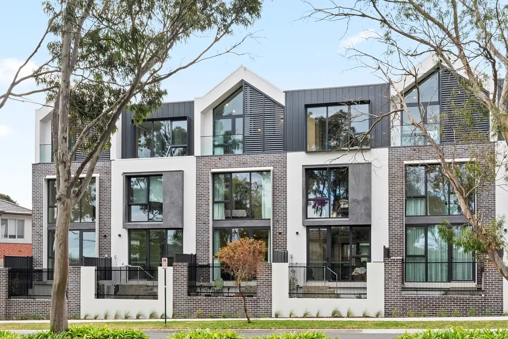 Blackburn 4Phòng ngủ Luxury, Privacy & Location - A Rare Box Hill High Opportunity