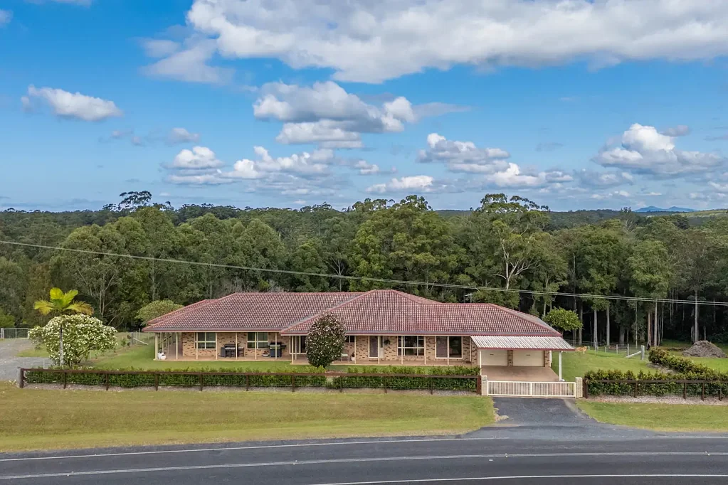 Bonville 4 Slaapkamer A Blue-Ribbon Bonville Lifestyle on 6.3 Acres