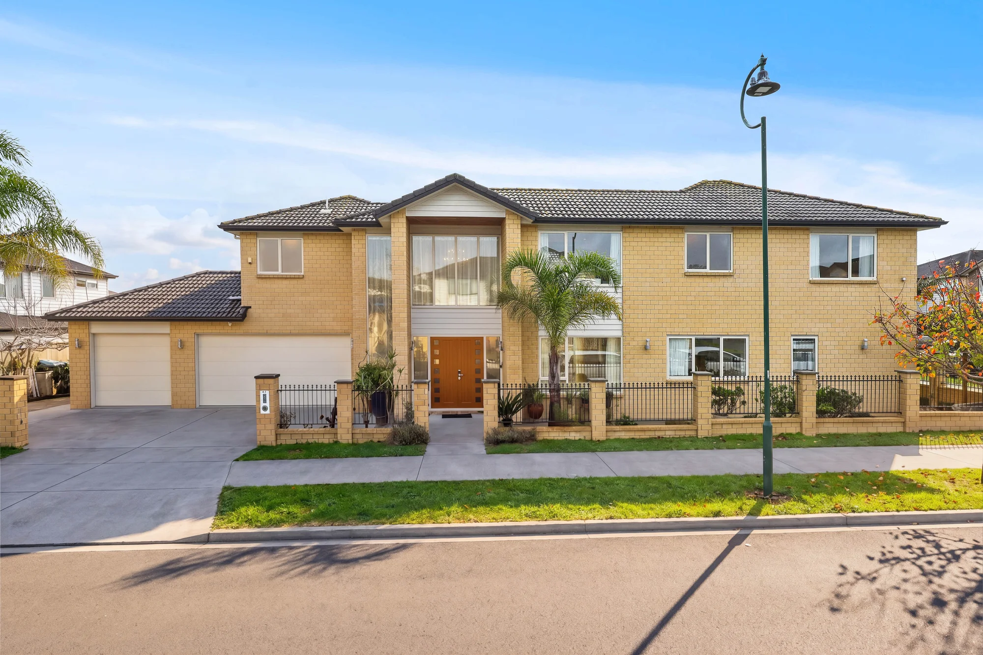 Flat Bush 5બેડરૂમ Grand Home & Granny, CV$1.6M Priced To Sell!