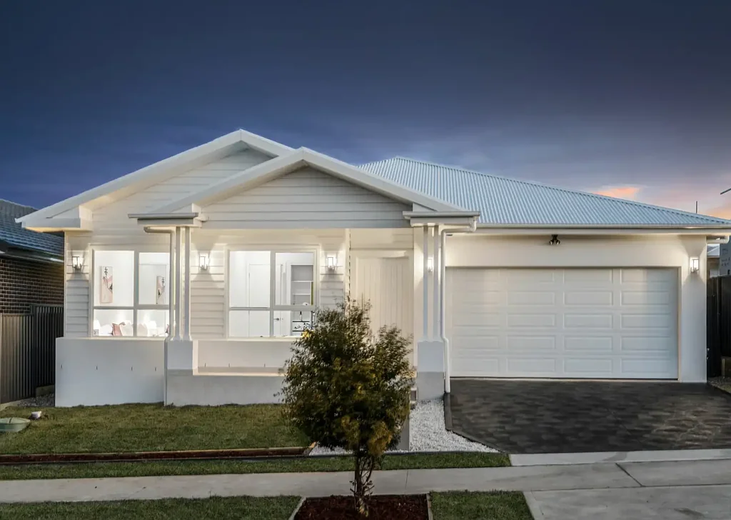 Wilton 4 Bedroom ??30.5sq Hampton Elegance Meets Modern Comfort in Fairway North