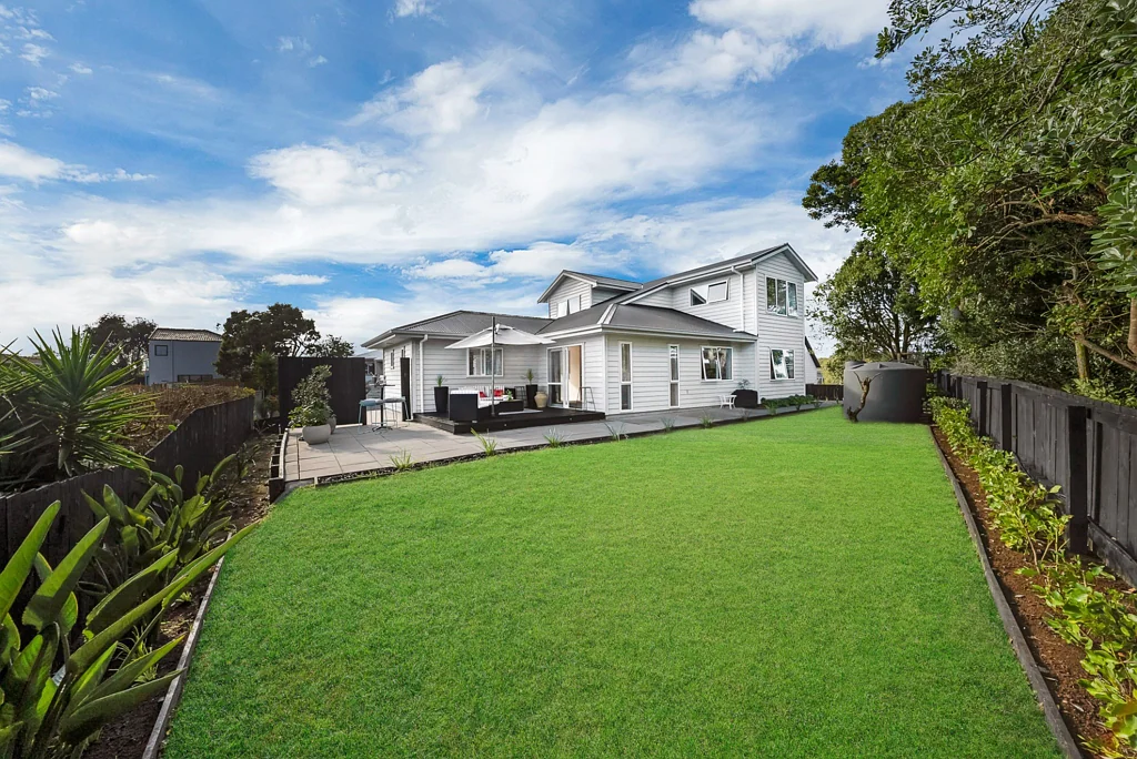 BEACHSIDE LIVING - CLARKS BEACH