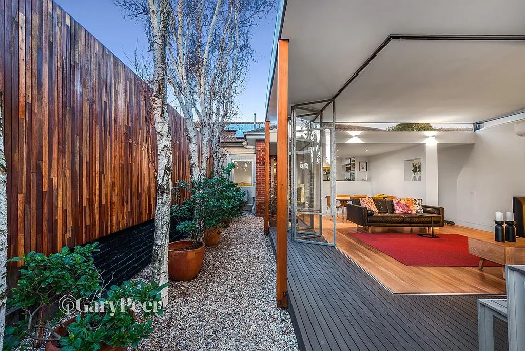 Caulfield South 3બેડરૂમ An architect designed extension guaranteed to wow!