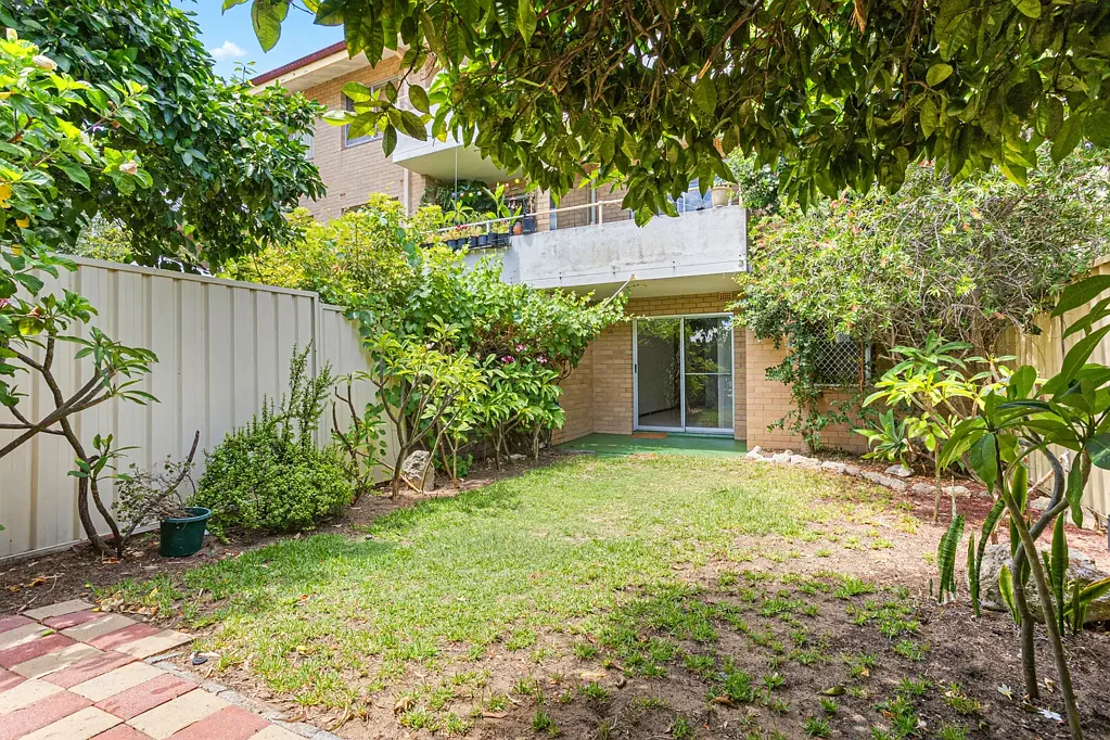 2/161 Holland Street, Fremantle, WA 6160