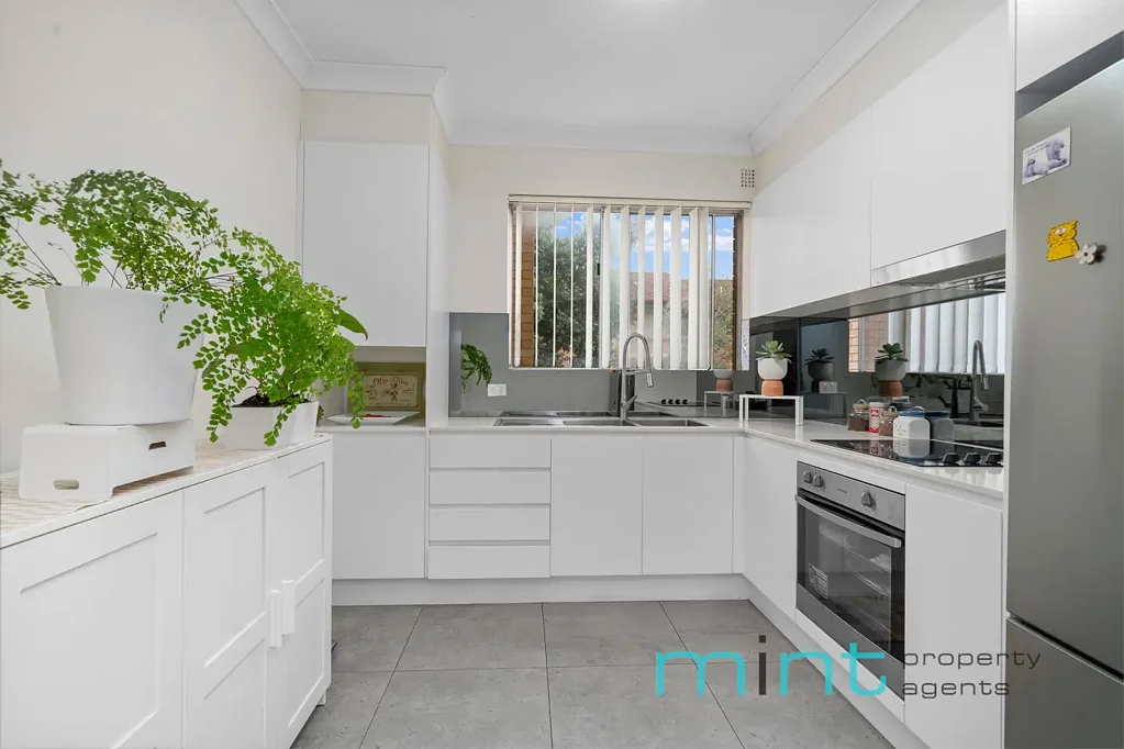 Campsie 1ห้องนอน Renovated Apartment with Lock-Up Garage in Prime Campsie Location