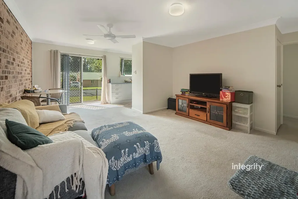 North Nowra 2 Bedroom low maintenance & perfect location