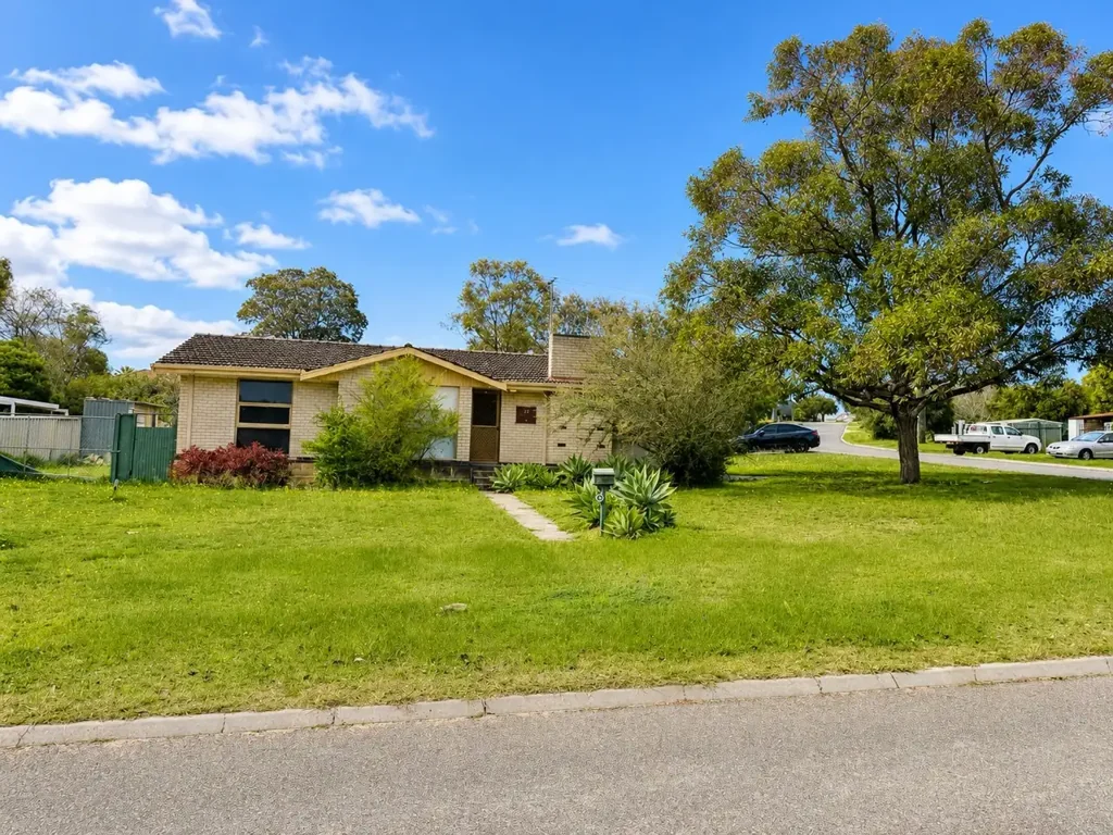 Hamilton Hill 3chambre PRIME CORNER DEVELOPMENT SITE - RARE 849SQM OPPORTUNITY!