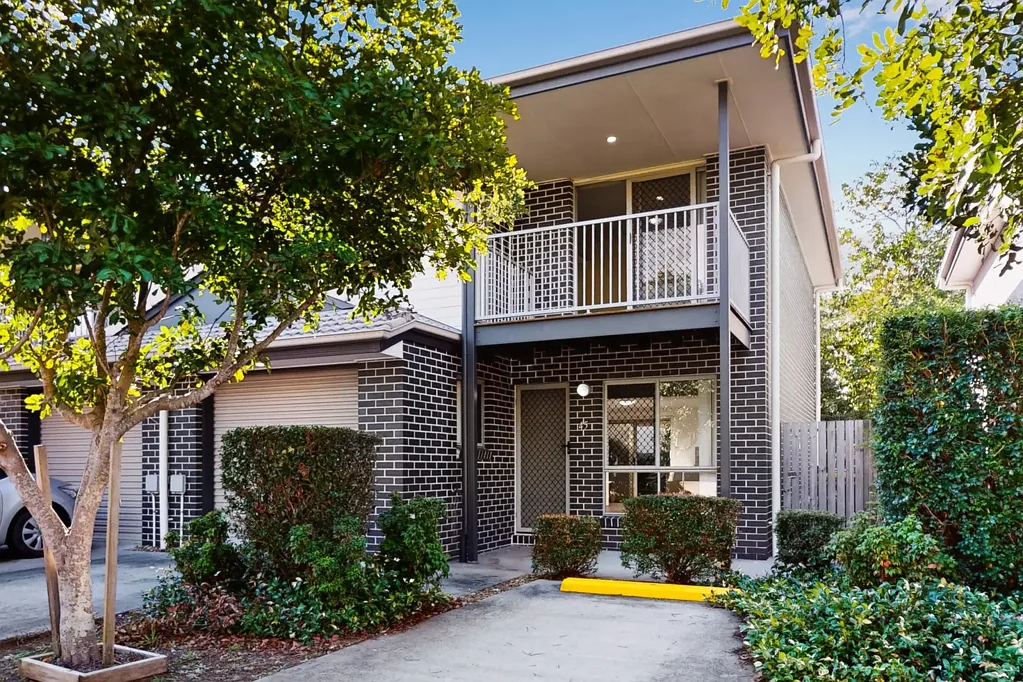 Eagleby 3침실 Spacious & Stylish Townhouse Living in a Peaceful Resort-Style Community