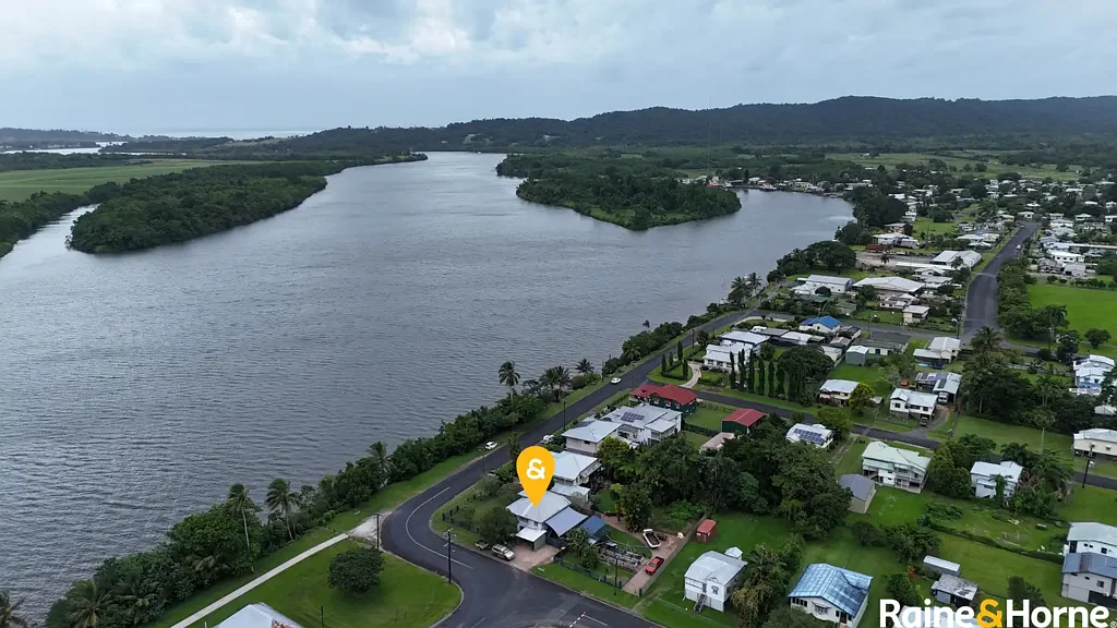 East Innisfail 2Phòng ngủ 1930's Art Deco Riverfront home
