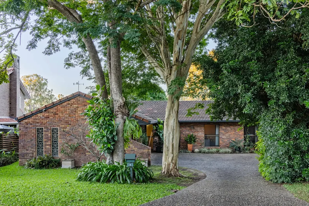 8 Tourmaline Street, Kenmore, QLD 4069
