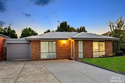 13 Steeple Place, Endeavour Hills