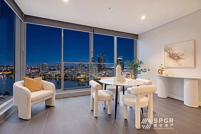 Wentworth Point 1 Slaapkamer Breathtaking Waterfront Living with Exceptional Space & Lifestyle Appeal
