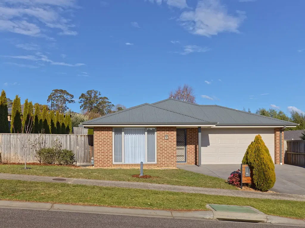 Drouin 4 Slaapkamer Sunlit Comfort and Space in Prime Jackson Views Location