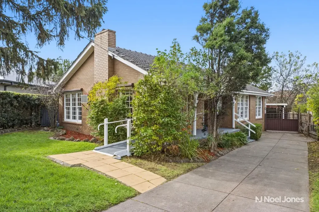 Family Comfort in a Quiet Donvale Pocket