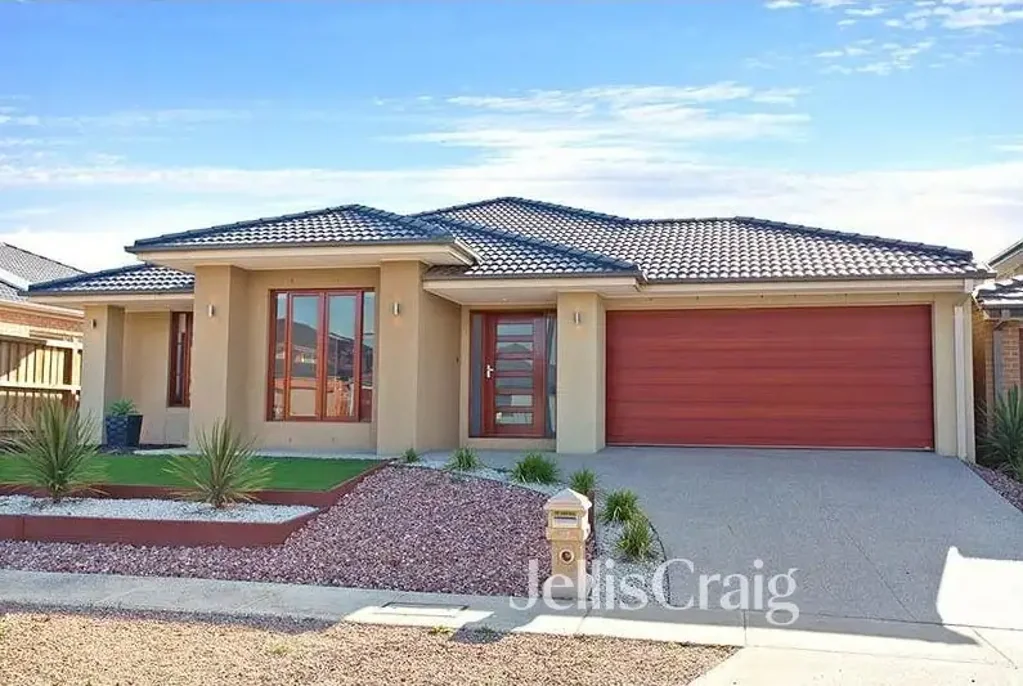 Four Bedroom Family Home.  Alamanda School Zone