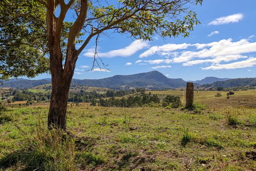 Wiangaree  Picturesque Small Farm Lot