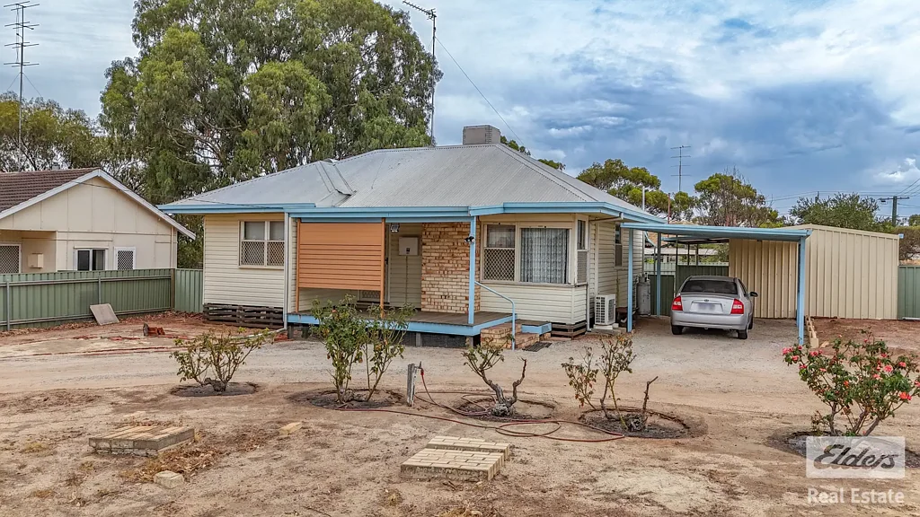 1 Strickland Avenue, Northam, WA 6401