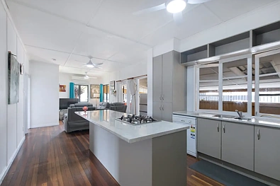 Kusina - 189 King Street, Clontarf, QLD 4019