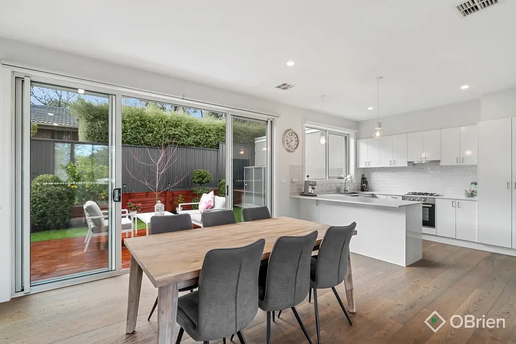 Bayswater North 2Kwarto FREESTANDING AND FASHIONABLE