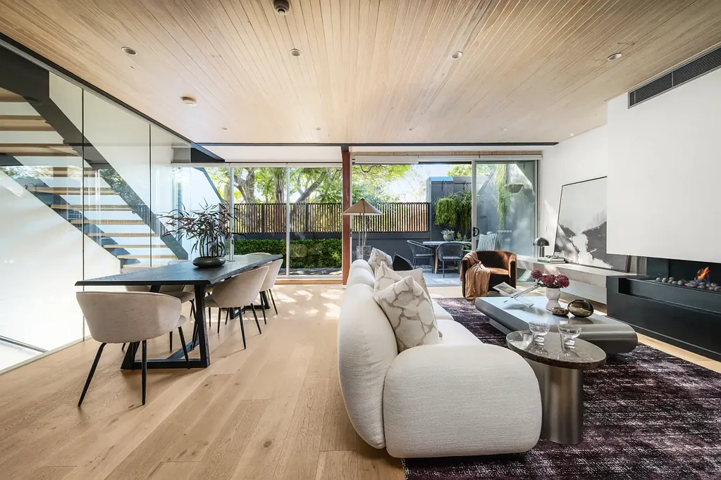 Annandale 3कमरा High-end contemporary living in boutique 'Brigade' conversion