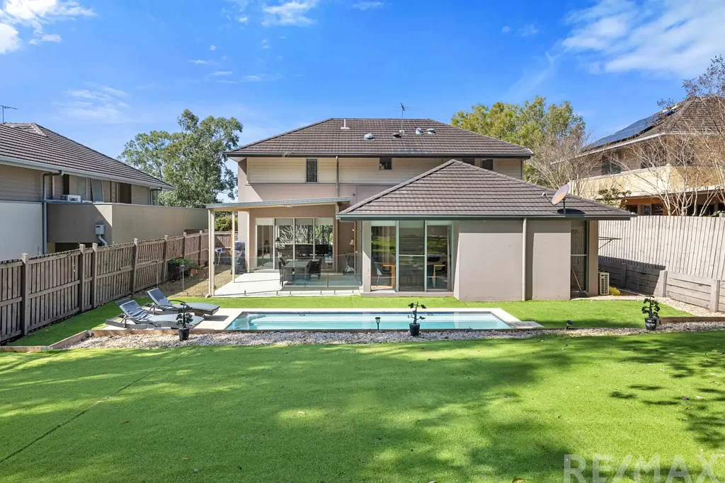 Stunning Family Home Backing onto Nature Reserve