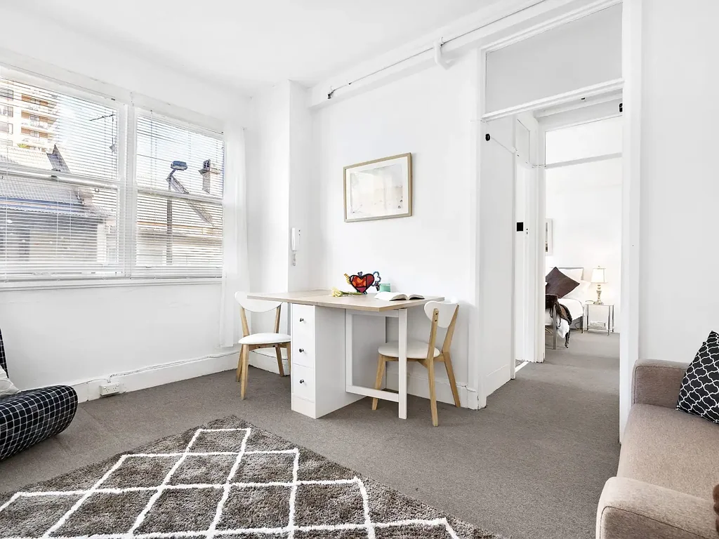 TRENDY 1 BEDROOM ART DECO