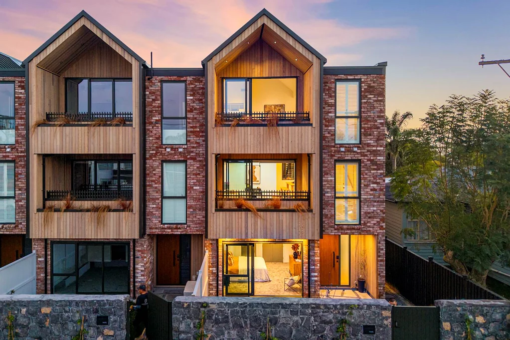 Point Chevalier 4房  Oversized Modern Luxury Home