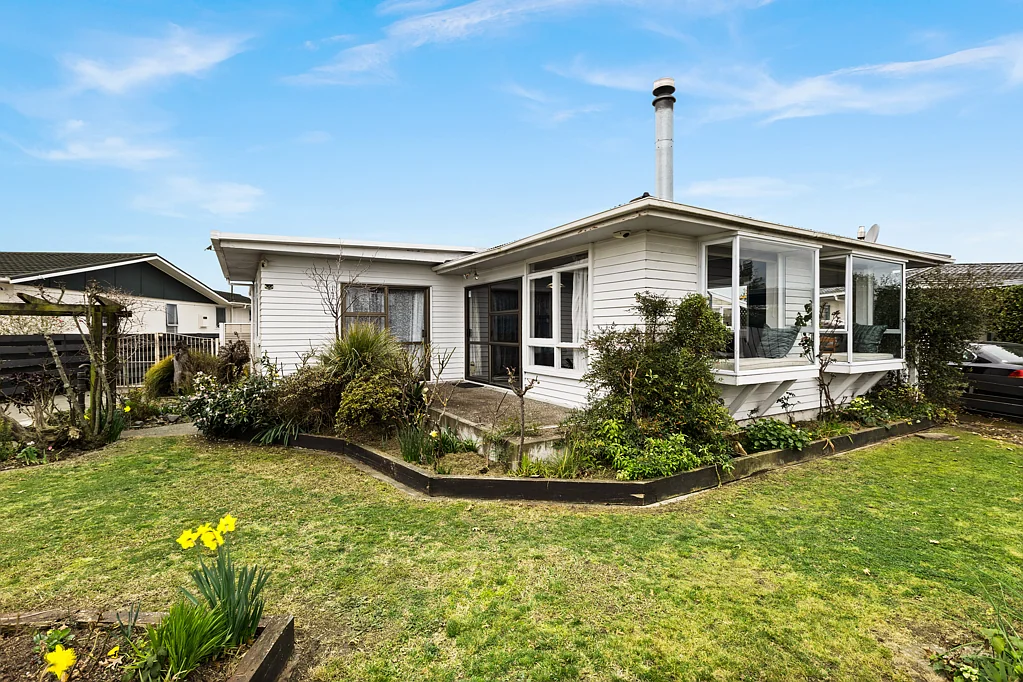 Flaxmere 4部屋 Four-Bedroom Gem on Flaxmere Avenue!