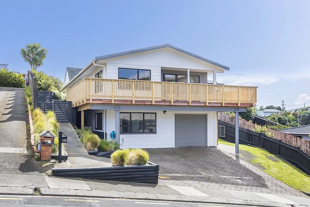 Camborne 4Moenga THIS ONE JUST FEELS GOOD - RV $900k