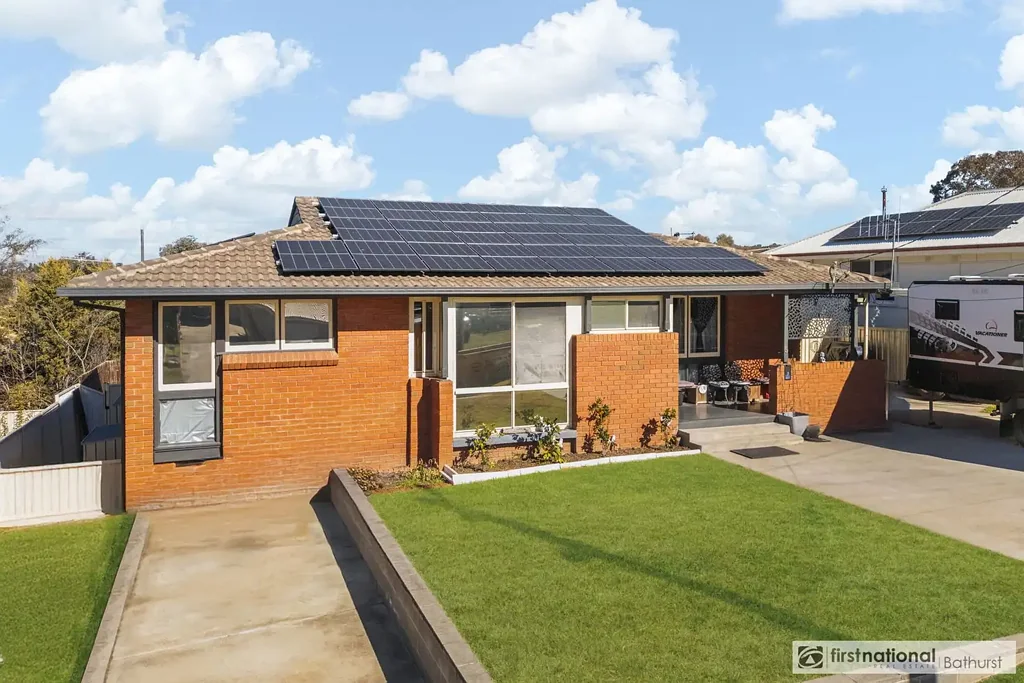 West Bathurst 4房  Summer Starts at Home