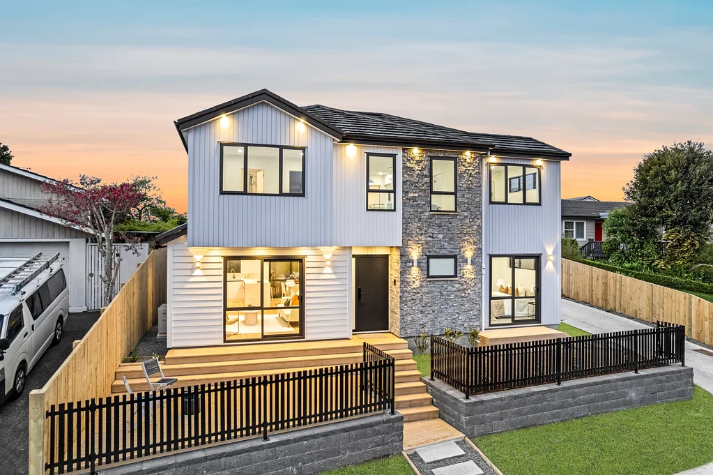 Bucklands Beach 5房  A Home to Grow Into, A Location to Love