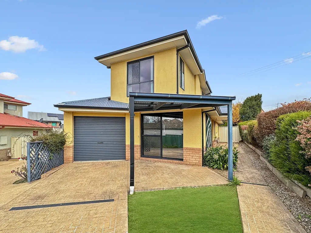 AVAILABLE 31st JULY  |  $560 Per Week