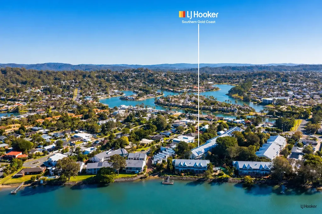 Currumbin Waters 2房  Prime creekside Location - Walk to Everything