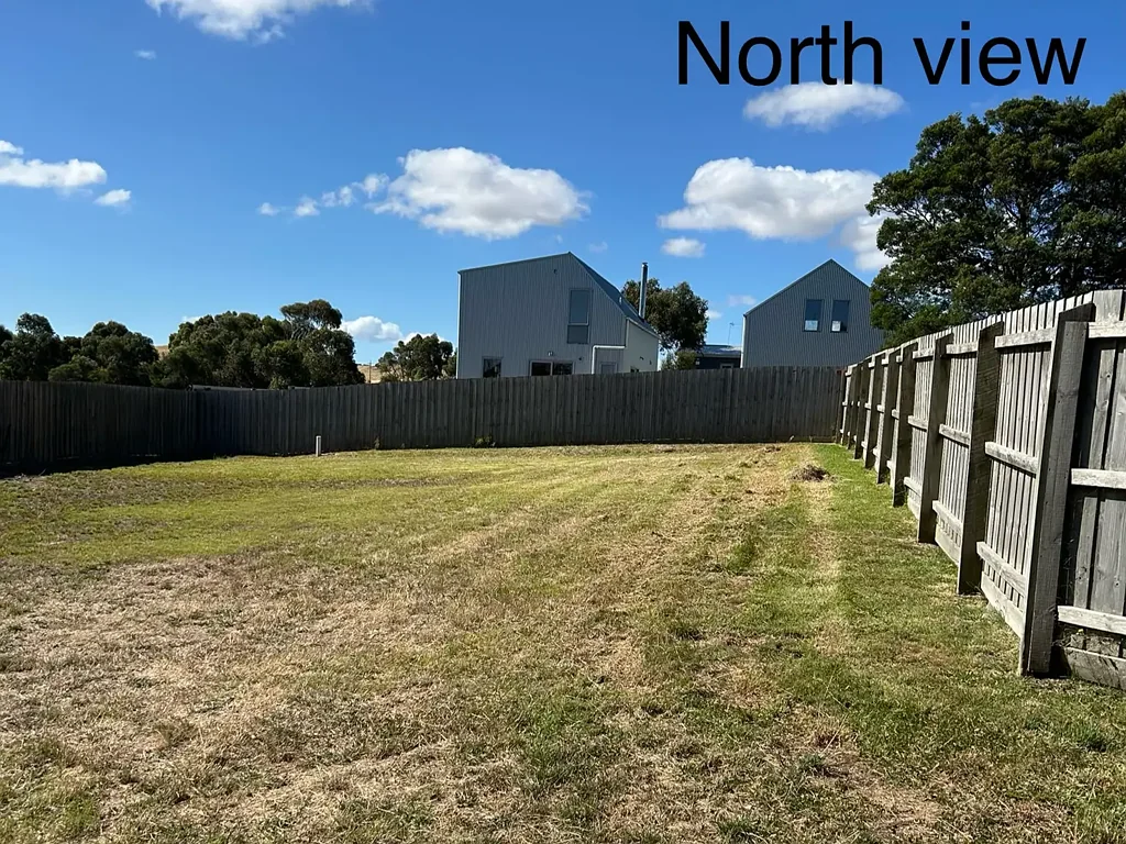 Dalyston  Privacy, peace, and north sun