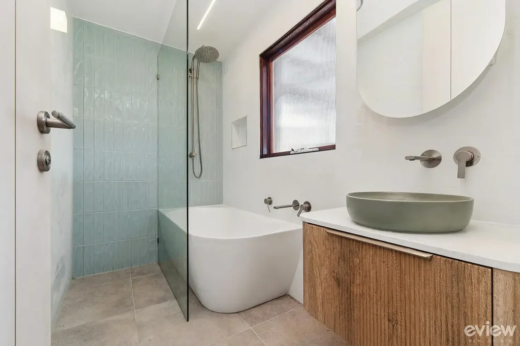 Banyo - 122 Skye Road, Frankston, VIC 3199