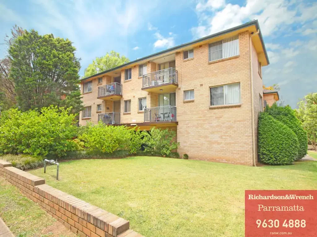 Peacefully Located In A Popular Location